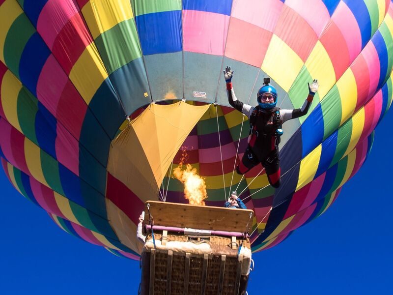 Gökyüzü Dalışı ( SKYDIVING )