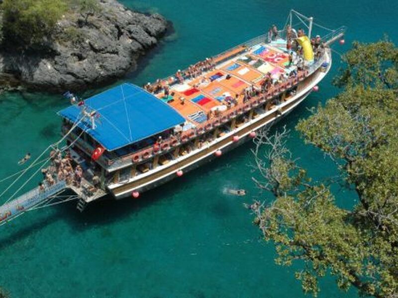 12 Adalar Tekne Turu ( YEL HOLIDAY )