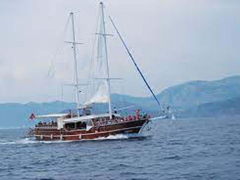 12 Adalar Tekne Turu ( YEL HOLIDAY )