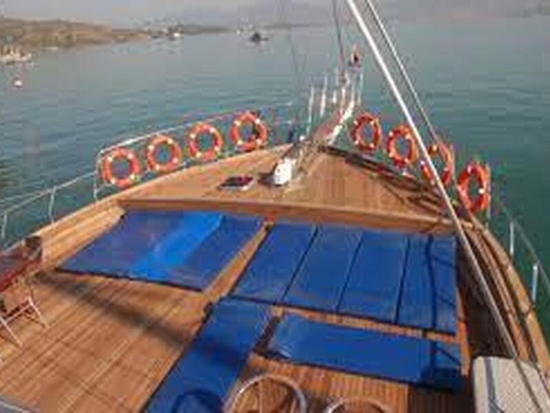 12 Adalar Tekne Turu ( YEL HOLIDAY )