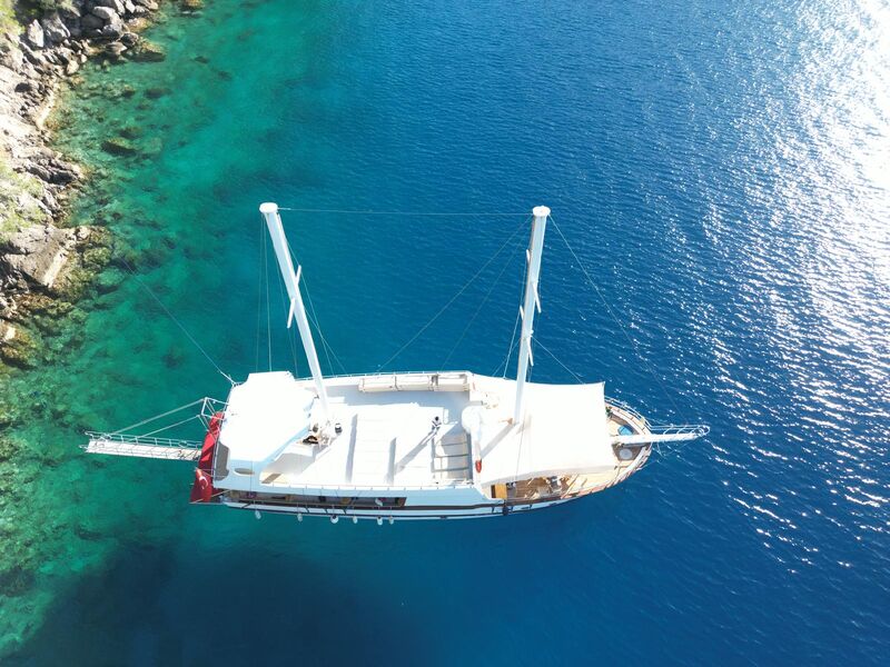 12 Adalar Tekne Turu ( YEL HOLIDAY )