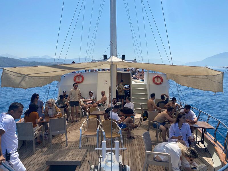 12 Adalar Tekne Turu ( YEL HOLIDAY )